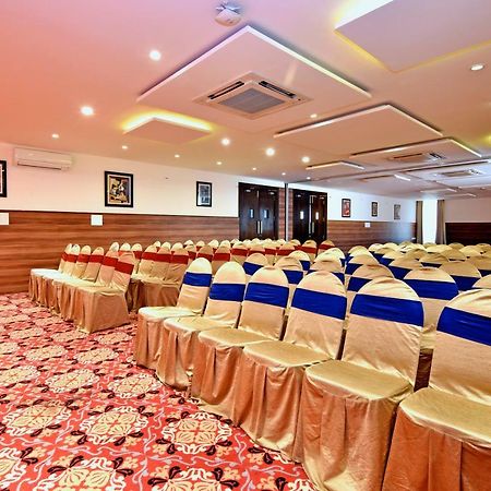 I V Sanctum Hotel Bangalore Eksteriør billede