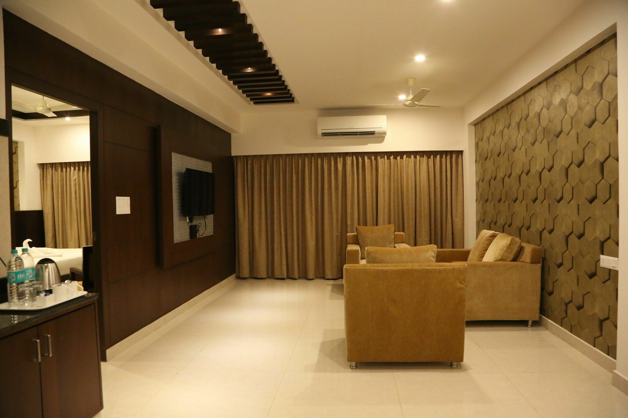I V Sanctum Hotel Bangalore Eksteriør billede