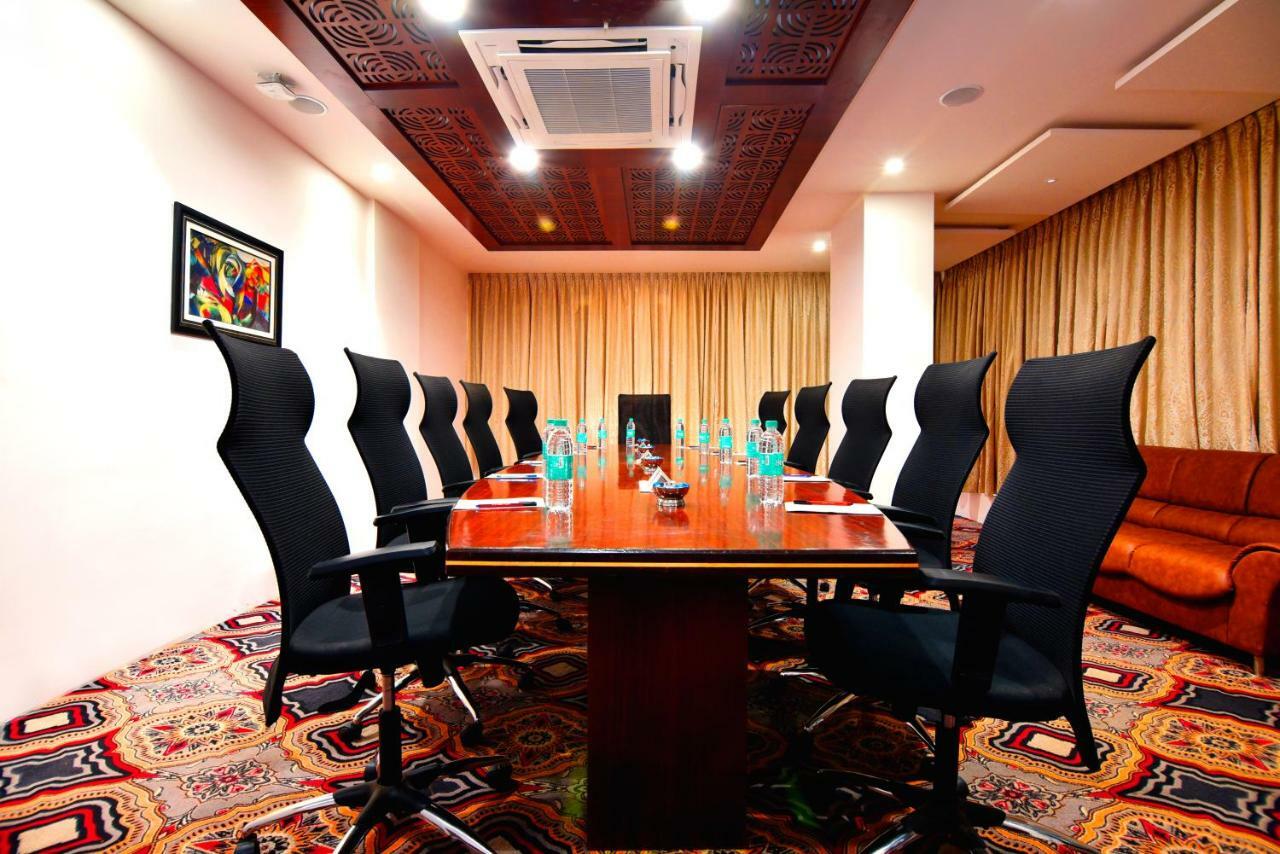I V Sanctum Hotel Bangalore Eksteriør billede