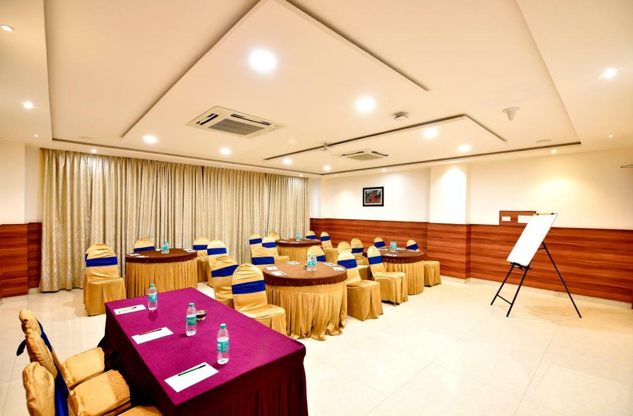 I V Sanctum Hotel Bangalore Eksteriør billede