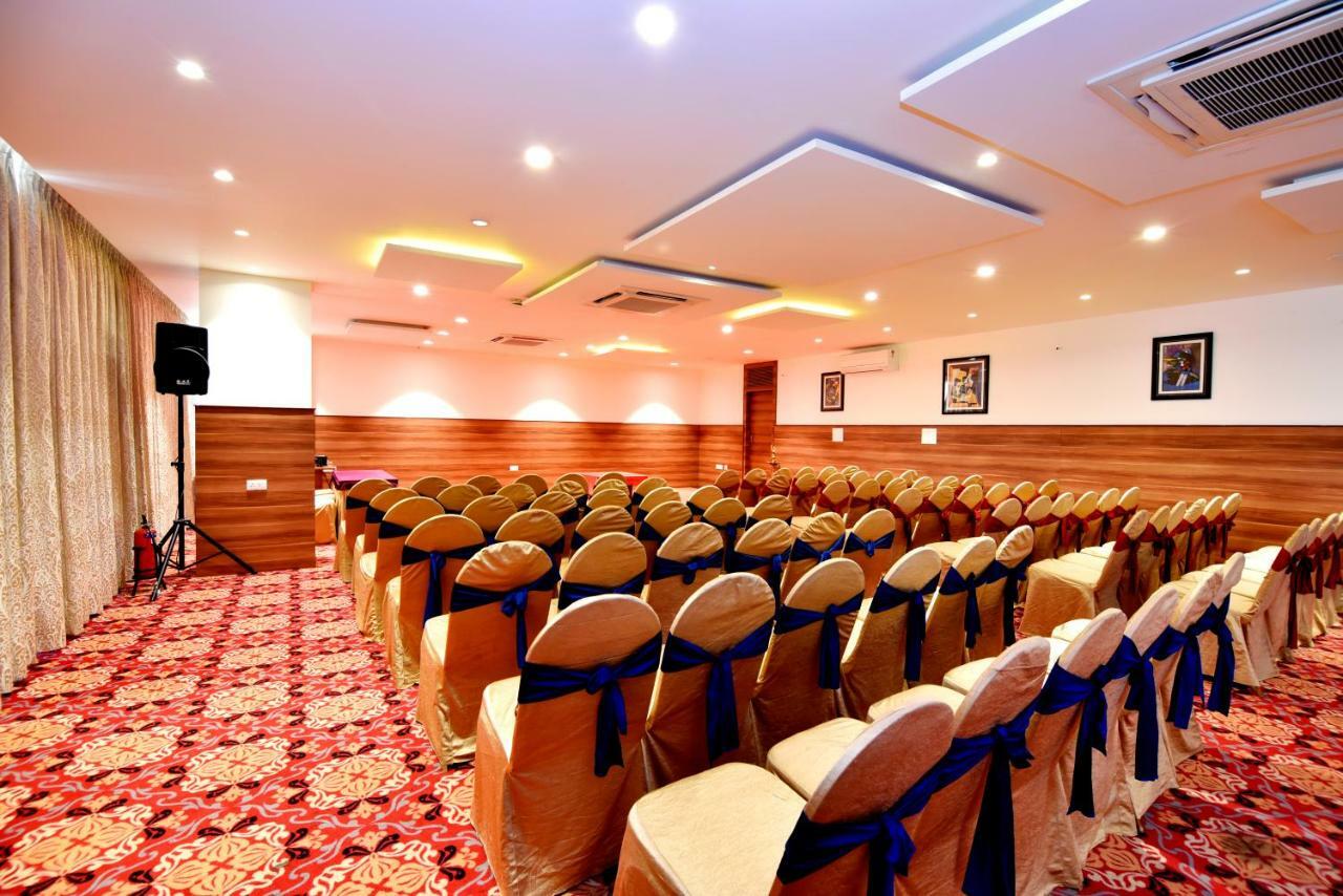 I V Sanctum Hotel Bangalore Eksteriør billede