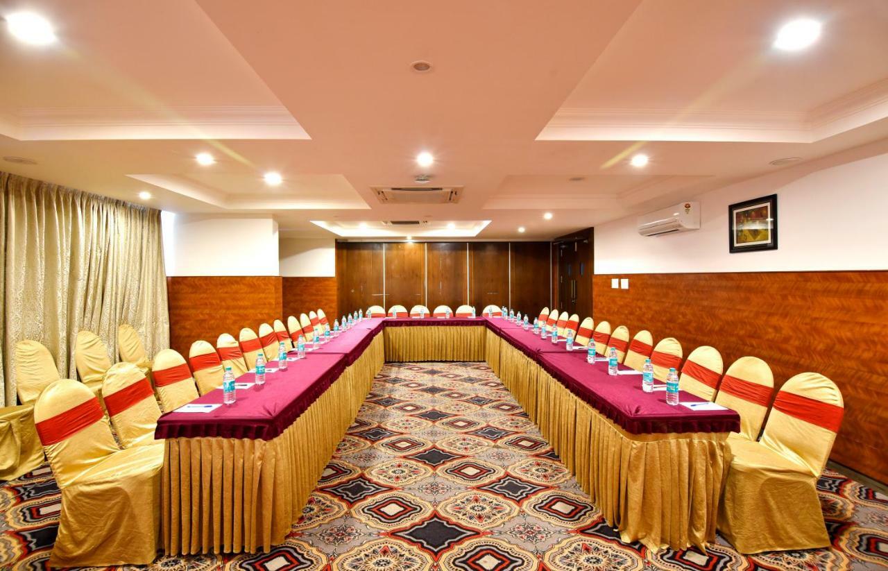 I V Sanctum Hotel Bangalore Eksteriør billede