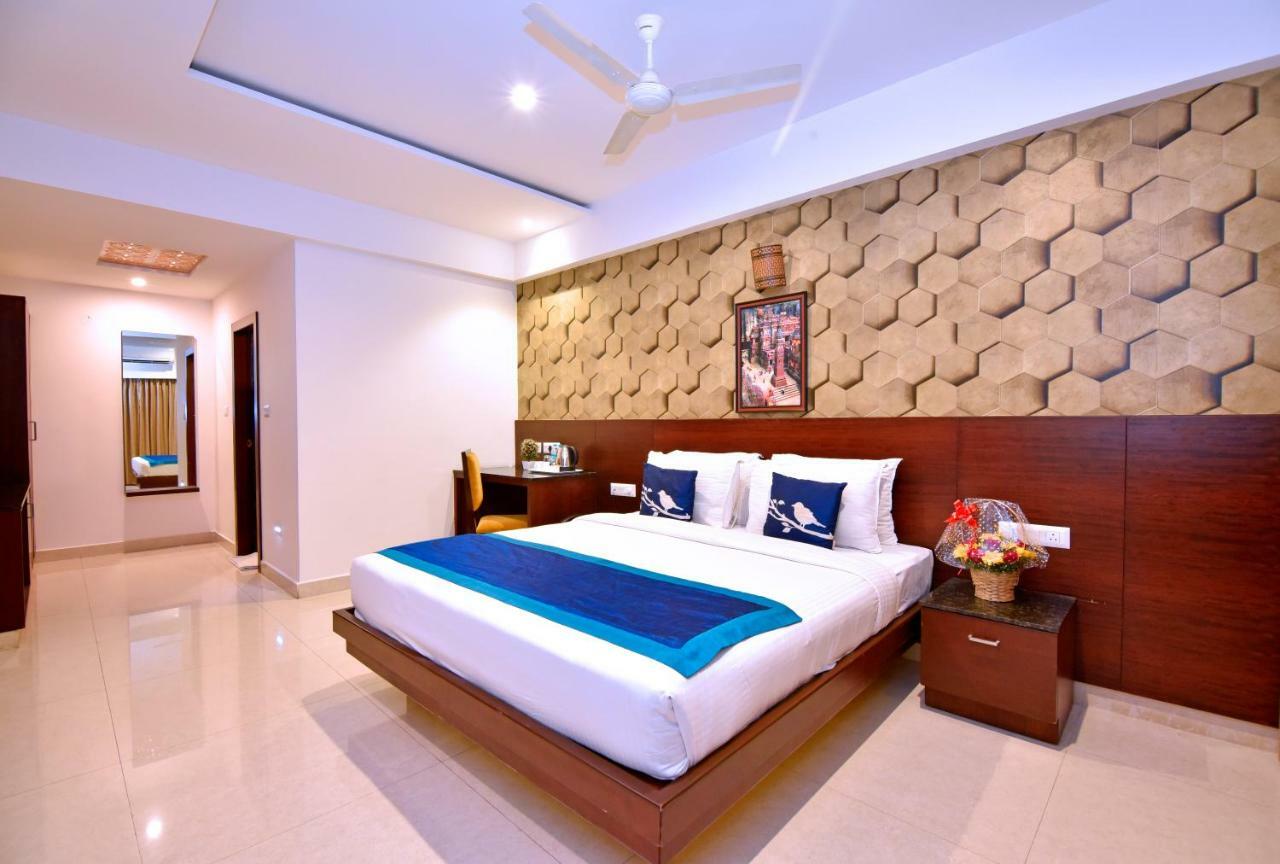 I V Sanctum Hotel Bangalore Eksteriør billede