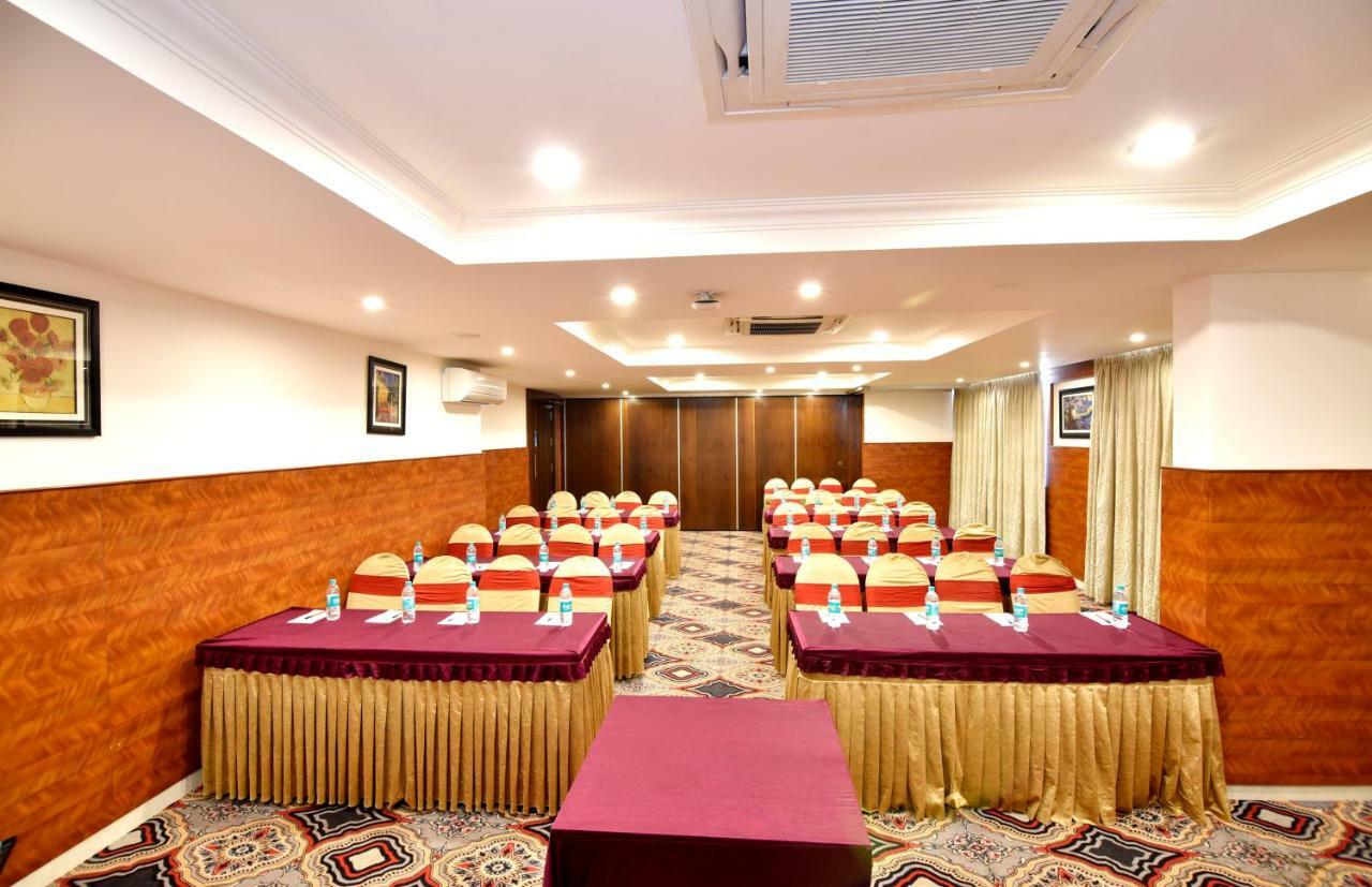 I V Sanctum Hotel Bangalore Eksteriør billede