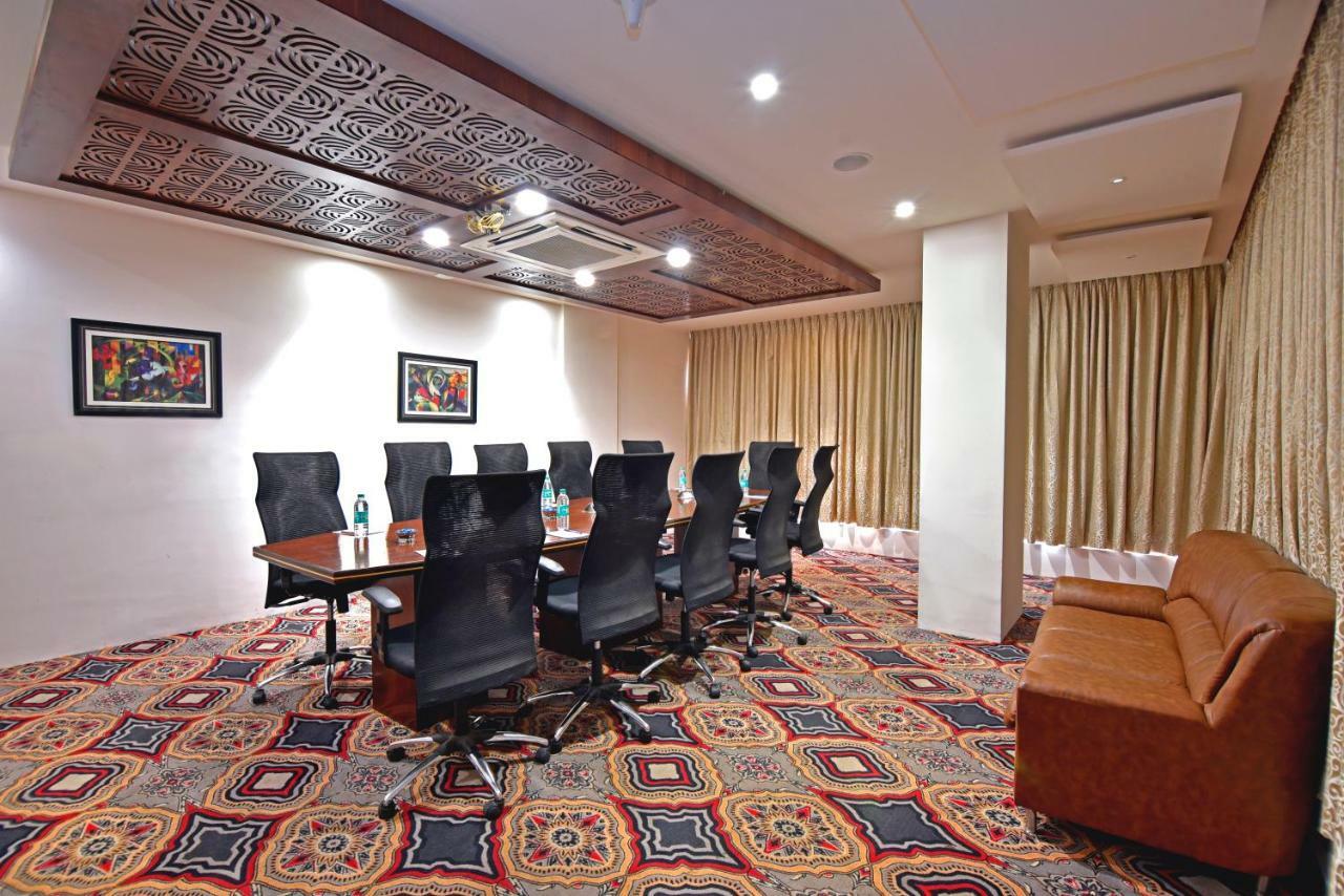 I V Sanctum Hotel Bangalore Eksteriør billede