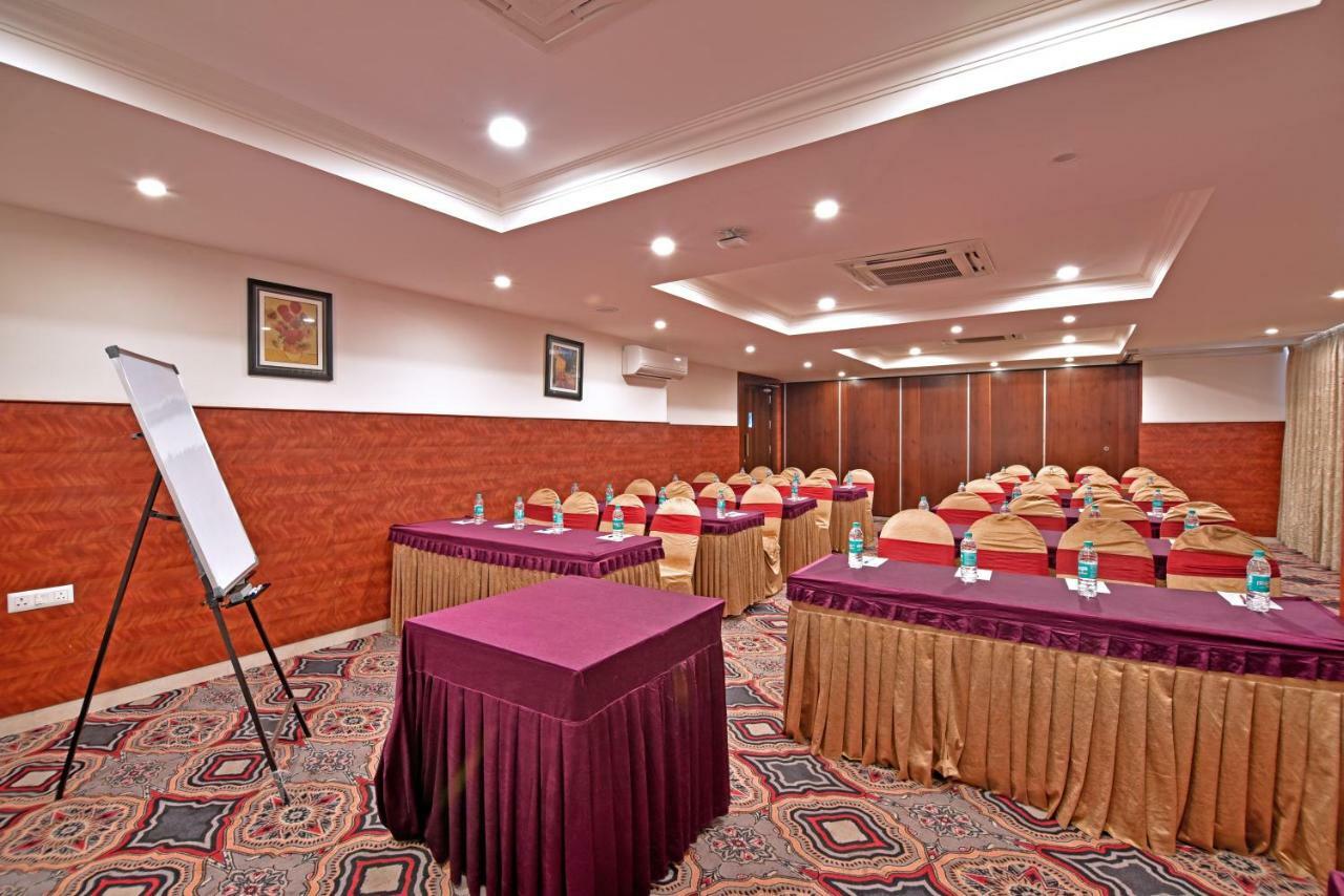 I V Sanctum Hotel Bangalore Eksteriør billede