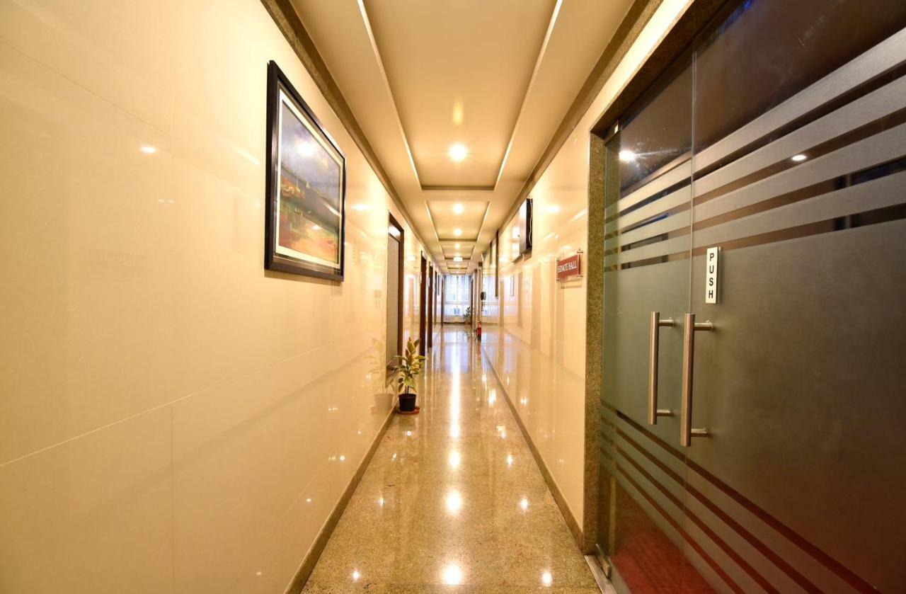 I V Sanctum Hotel Bangalore Eksteriør billede