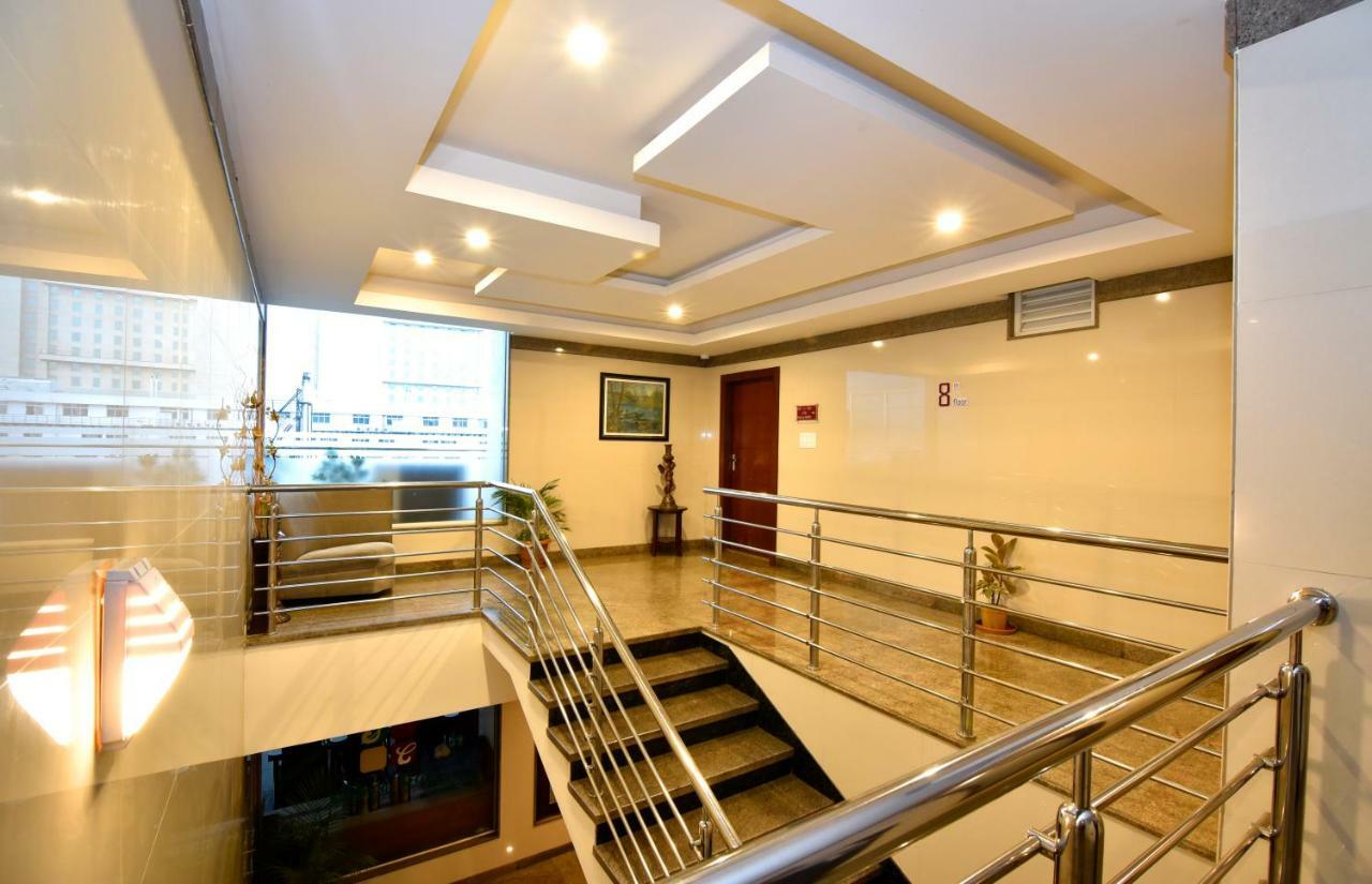 I V Sanctum Hotel Bangalore Eksteriør billede