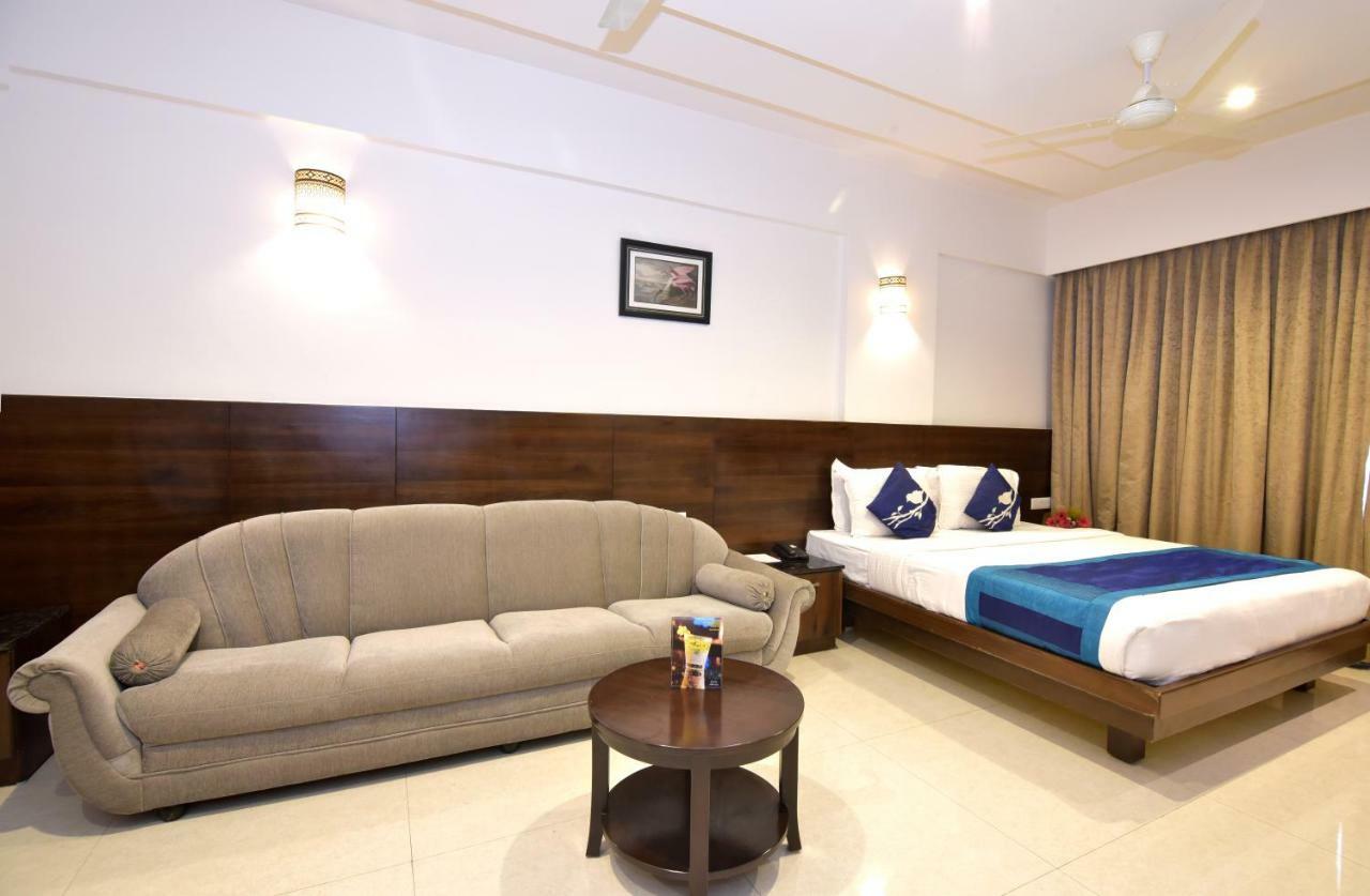 I V Sanctum Hotel Bangalore Eksteriør billede