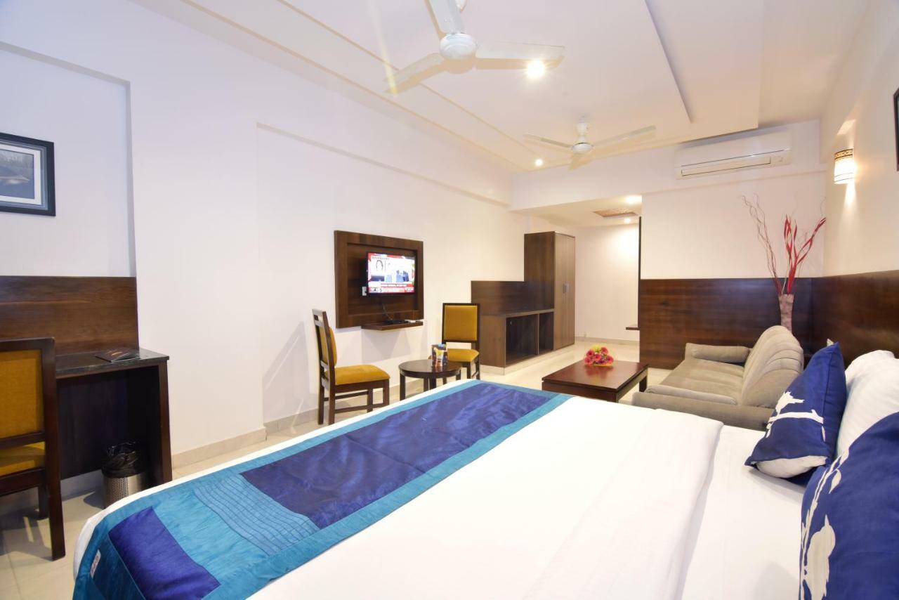 I V Sanctum Hotel Bangalore Eksteriør billede