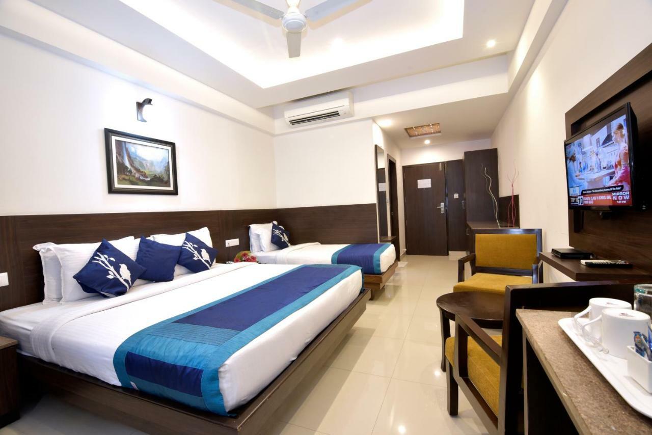 I V Sanctum Hotel Bangalore Eksteriør billede