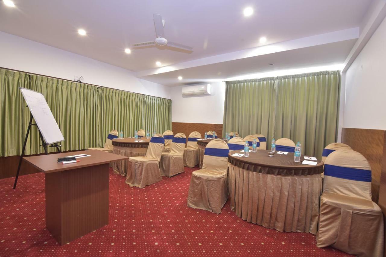 I V Sanctum Hotel Bangalore Eksteriør billede