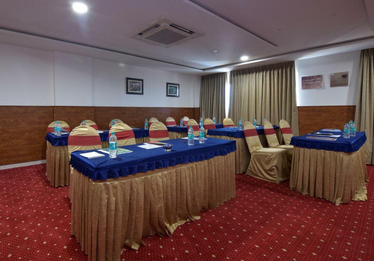 I V Sanctum Hotel Bangalore Eksteriør billede